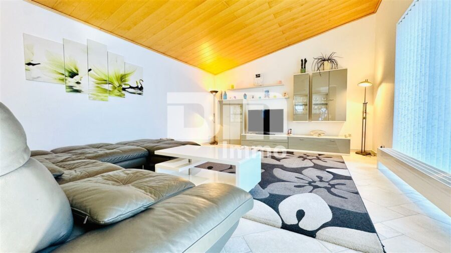 (R)eserviert! Altengerechter gepflegter Bungalow mit Gartenbereich, Terrasse, Garage - Offener Wohn / Essbereich / Zugang Terrasse